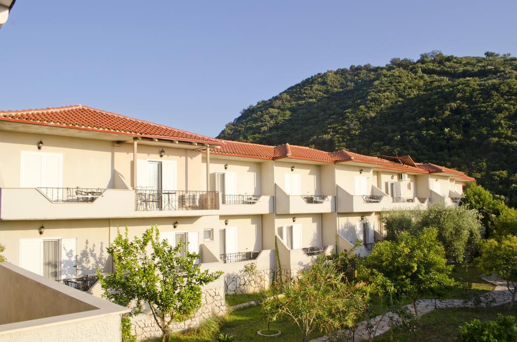 Hotel Elina Perdika Exterior foto